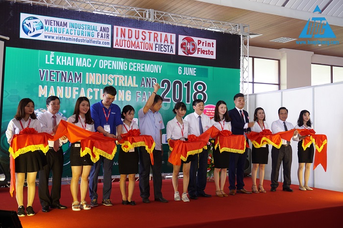 cắt băng khai mạc triển lãm VIMF 2018