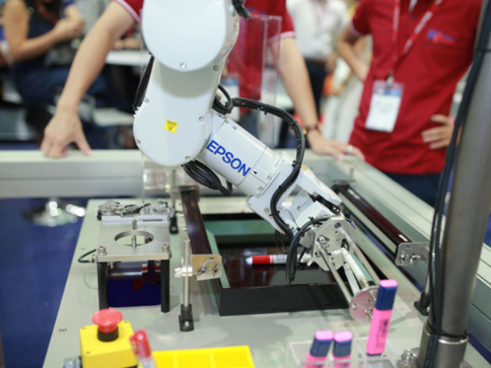 Epson trình làng thế hệ robot công nghiệp mới