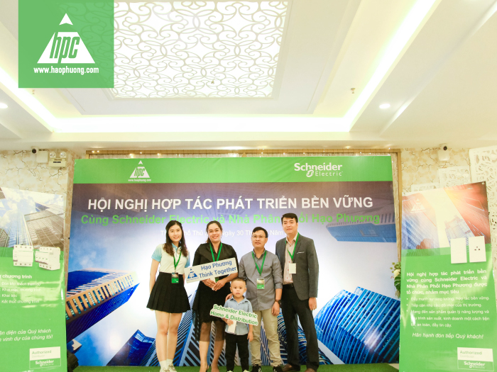 Hội nghị hợp tác phát triển bền vững cùng Schneider Electric và nhà phân phối Hạo Phương