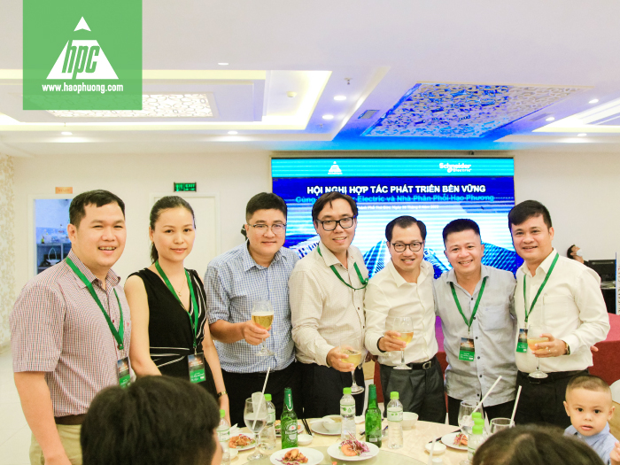 Hội nghị hợp tác phát triển bền vững cùng Schneider Electric và nhà phân phối Hạo Phương