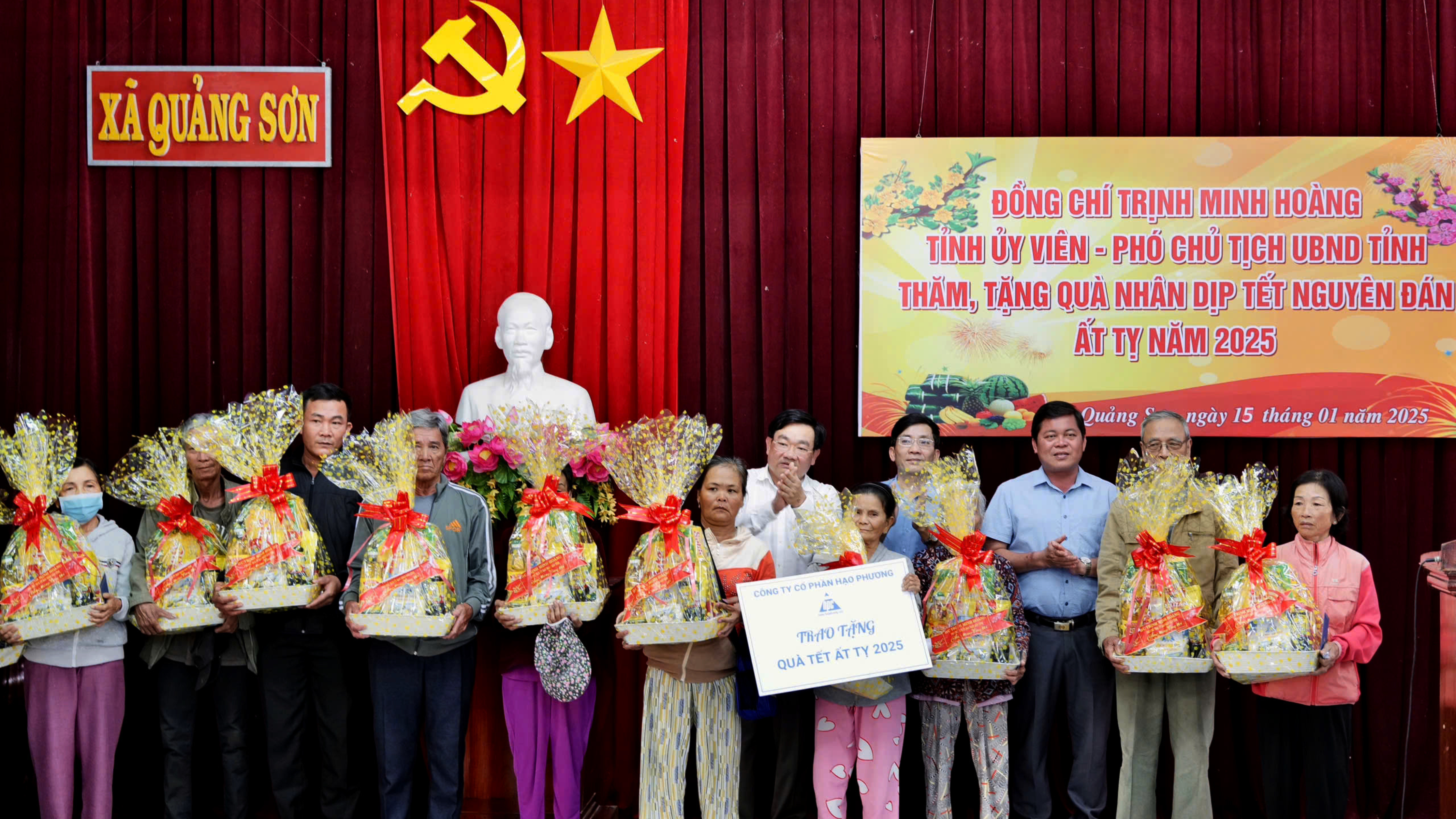 Hạo Phương trao tặng quà Tết đến các hộ gia đình khó khăn tại xã Quảng Sơn, tỉnh Ninh Thuận